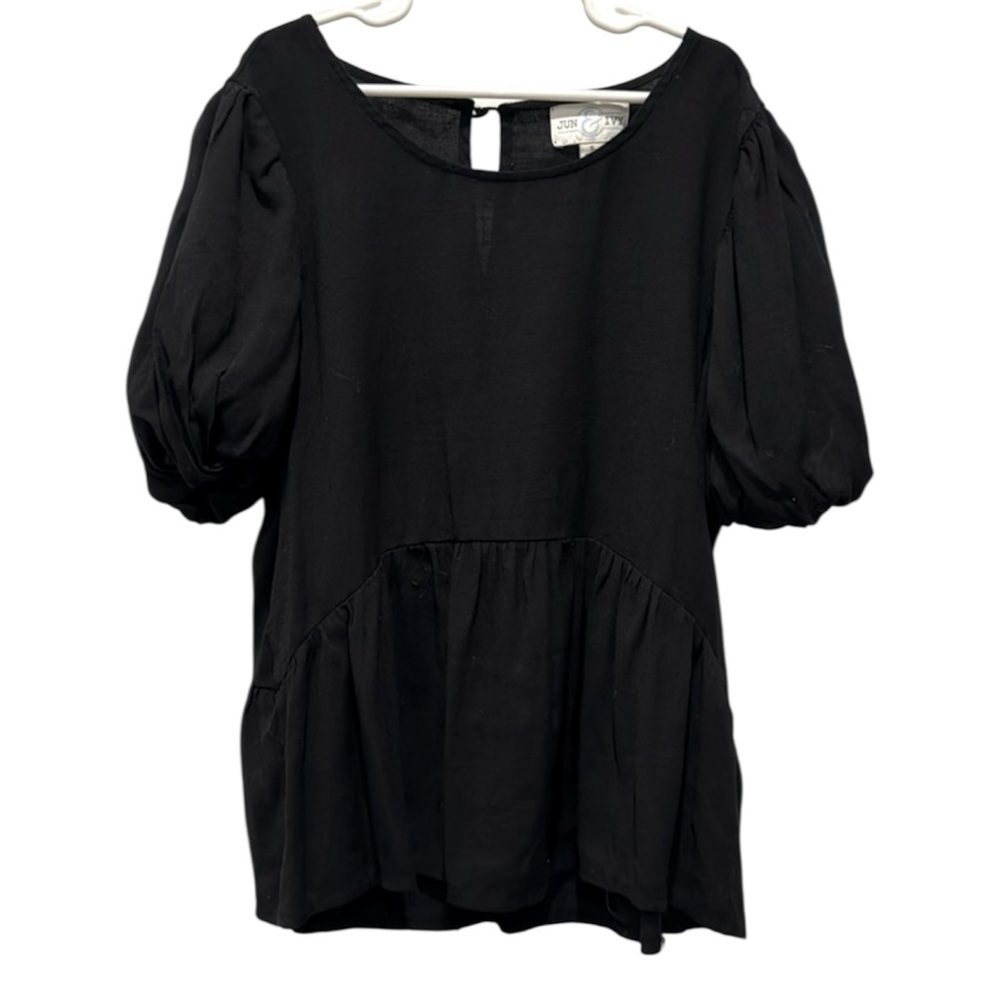 Jun & Ivy black short sleeve blouse. Women’s small